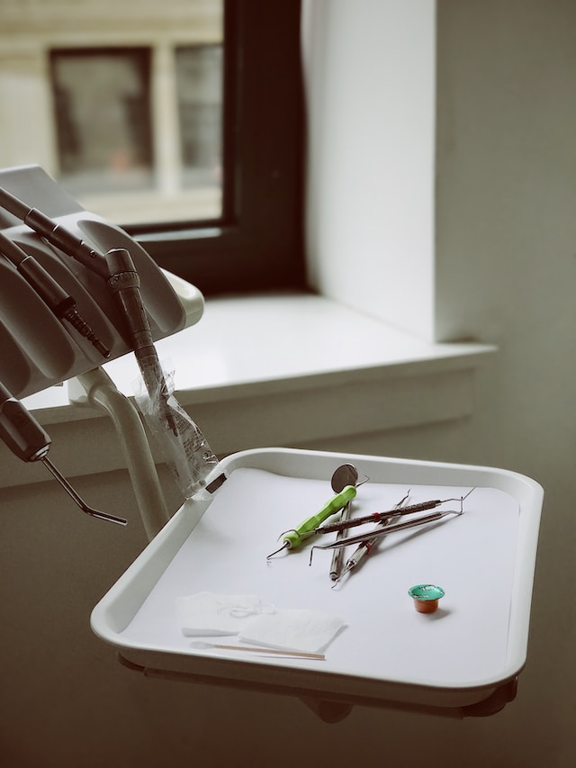 Von Kronen zu Implantaten: Entdecken Sie die fortschrittlichen Techniken, die in der Zahnklinik Ungarn angeboten werden