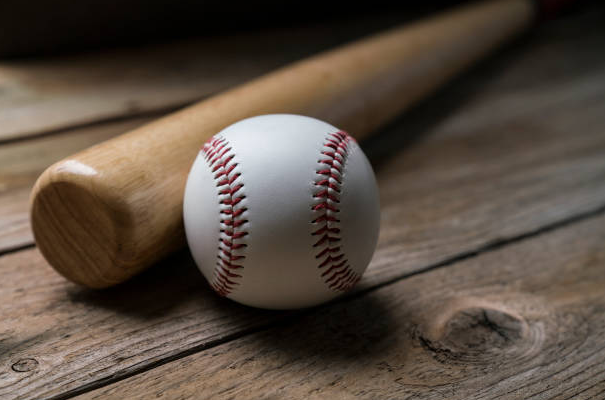 Vorteile von Ahorn-Baseballschlägern: Härte, Haltbarkeit und Kraft