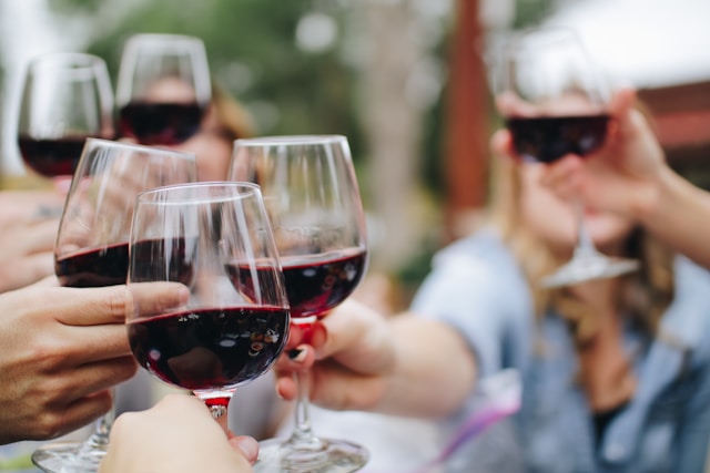 Warum Südtiroler Wein in Literflaschen ein Muss für Weinliebhaber ist